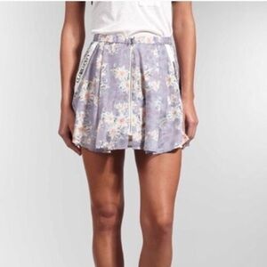 𝅺Pencey Y2K pleated floral silk skirt. Sz 4
